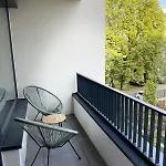 Prague's Bohemian Grey Apartamento
