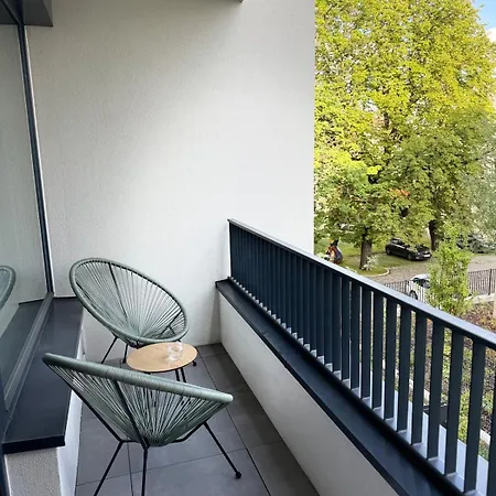 Prague's Bohemian Grey Apartamento